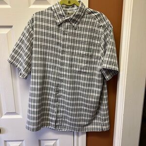 Haggar Men's Gray and White Plaid Short Sleeve Shirt
